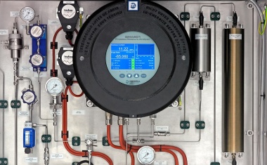 Spurenfeuchte präzise messen mit QMA601-LR Analysator von PTS