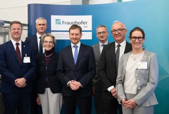 Fraunhofer IVV und TU Dresden stärken Verpackungsforschung und entwickeln KI‑Agenten für Maschinenbau