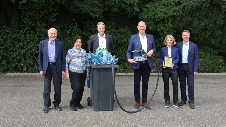 Verleihung des „Innovation in Vacuum Busch Award 2020“:

(von links nach...