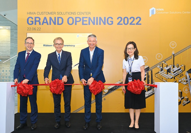 Eröffnung in Singapur (von links nach rechts): Dr. Norbert Riedel, Ambassador...