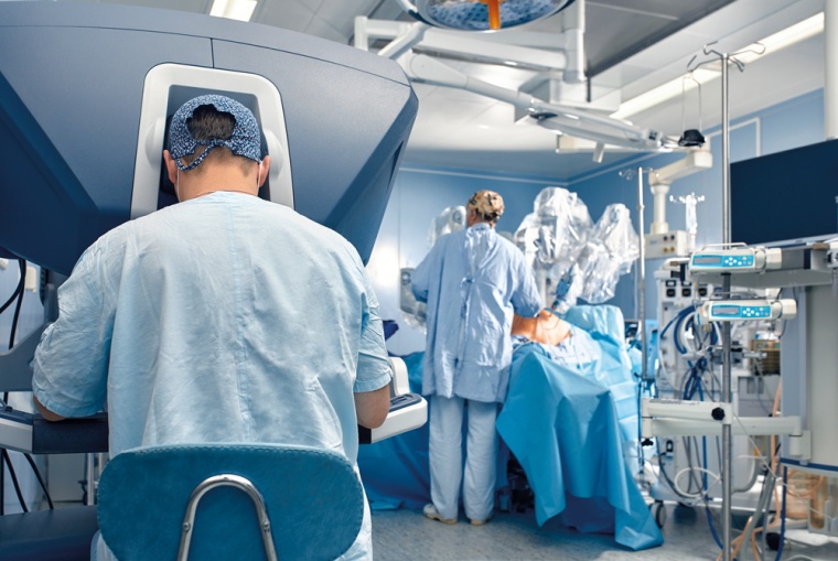 Minimalinvasive Roboterchirurgie mit dem da Vinci-Operationssystem © envato