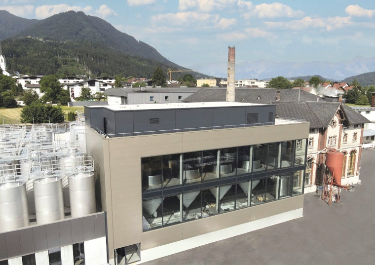 Abb. 4: Außenansicht der neuen Brauerei Frastanz mit Gär- und Lagerkeller im...