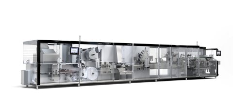 Auf der Interpack zeigt Romaco die Blisterlinie Unity 600 erstmals in Konfiguration mit dem neuen Straffbanderolierer PF 75.